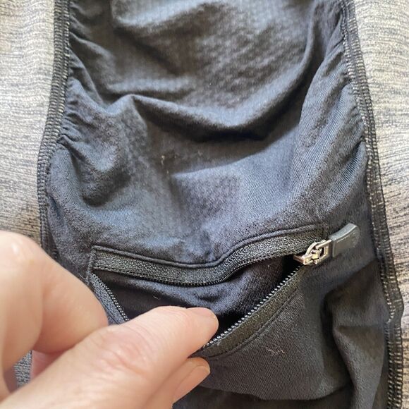 Lululemon Light Up Tank Womens 8 Heathered Black Grey Elastic Waist Back Pocket - Picture 6 of 7